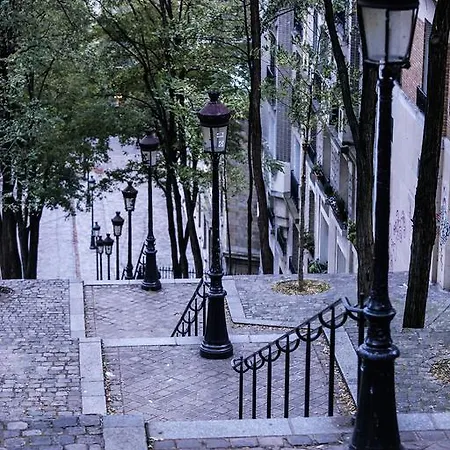 Апартаменты Montmartre Renoir *