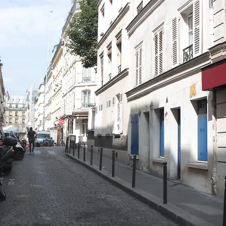 Апартаменты Montmartre Renoir