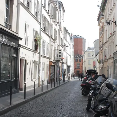 Апартаменты Montmartre Renoir